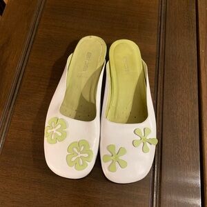 Women’s Slip-On Floral Mules in White and  Lime Green
